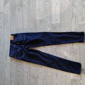 .Levis jeans skiny high rise